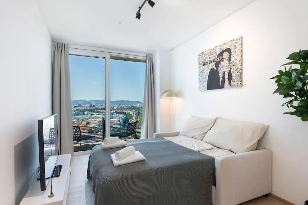 Design Apartment With Amazing View Over Wien