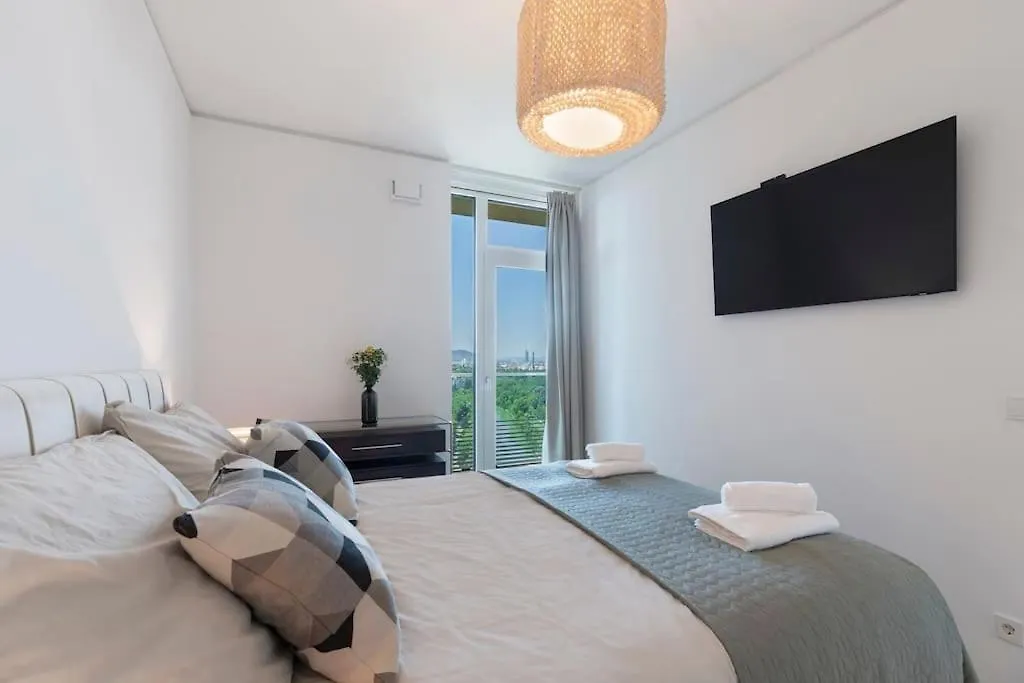 Design Apartment With Amazing View Over Wien